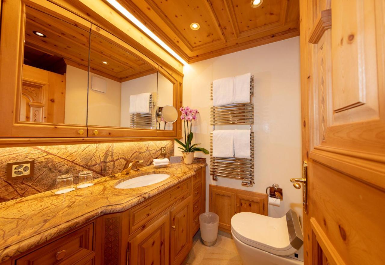 Precise Tale Seehof Davos Exterior photo A bathroom
